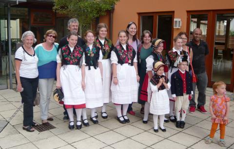 Sennfelder Folklore für die Brasiliendelegation: Trachtengruppe