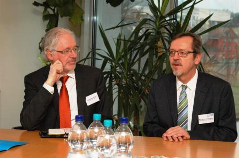 Diakoniepräsident Michael Bammessel und DW-Vorstand Jochen Keßler-Rosa (Foto: Peter Klopf)
