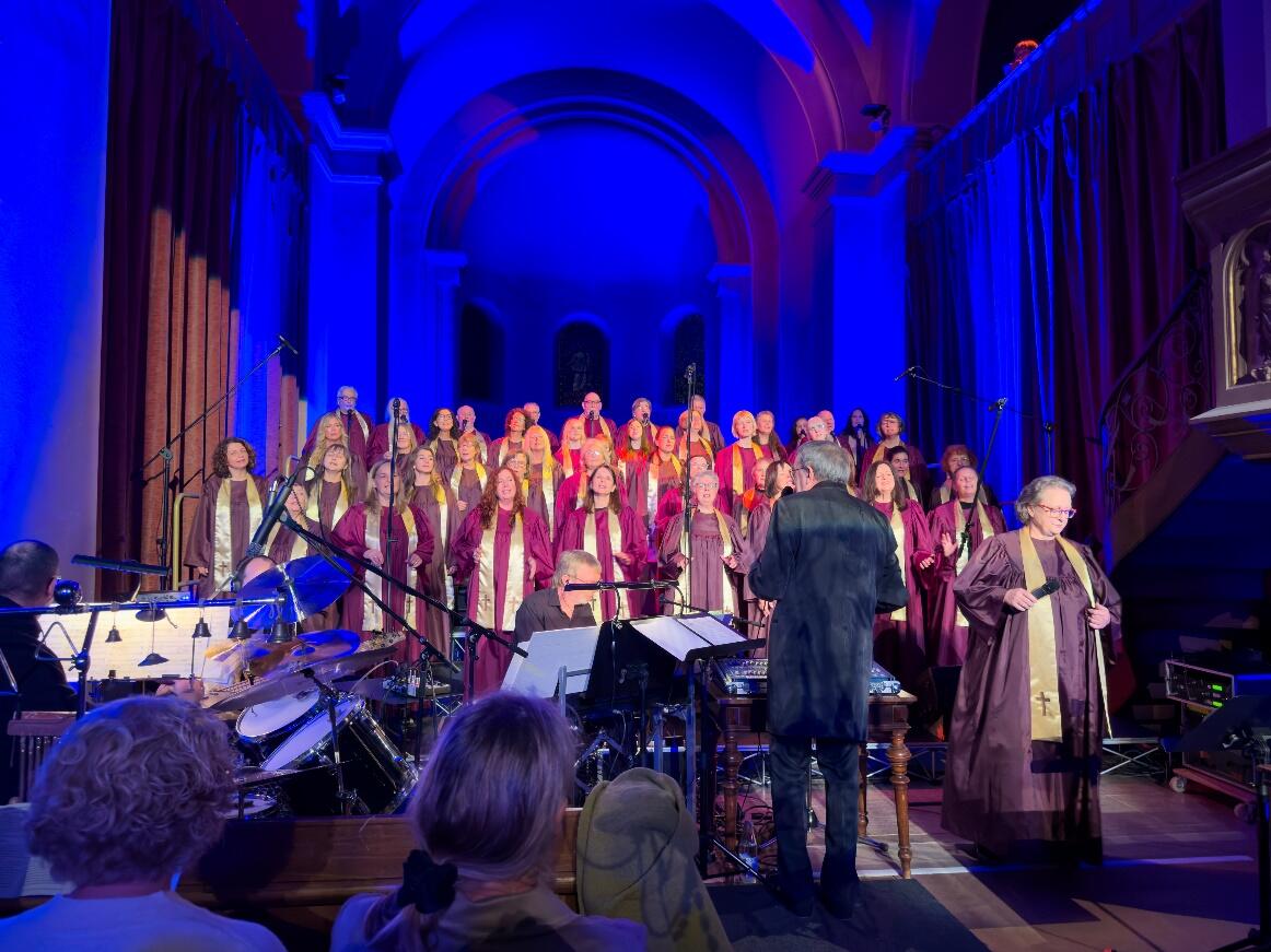 Die KisSingers Gospelweihnacht 2025 in der Erlöserkirche, Foto 2025 (KisSingers 2025): Heiko Rittelmeier Die KisSingers Gospelweihnacht 2025 in der Erlöserkirche, Foto 2025 (KisSingers 2025): Heiko Rittelmeier