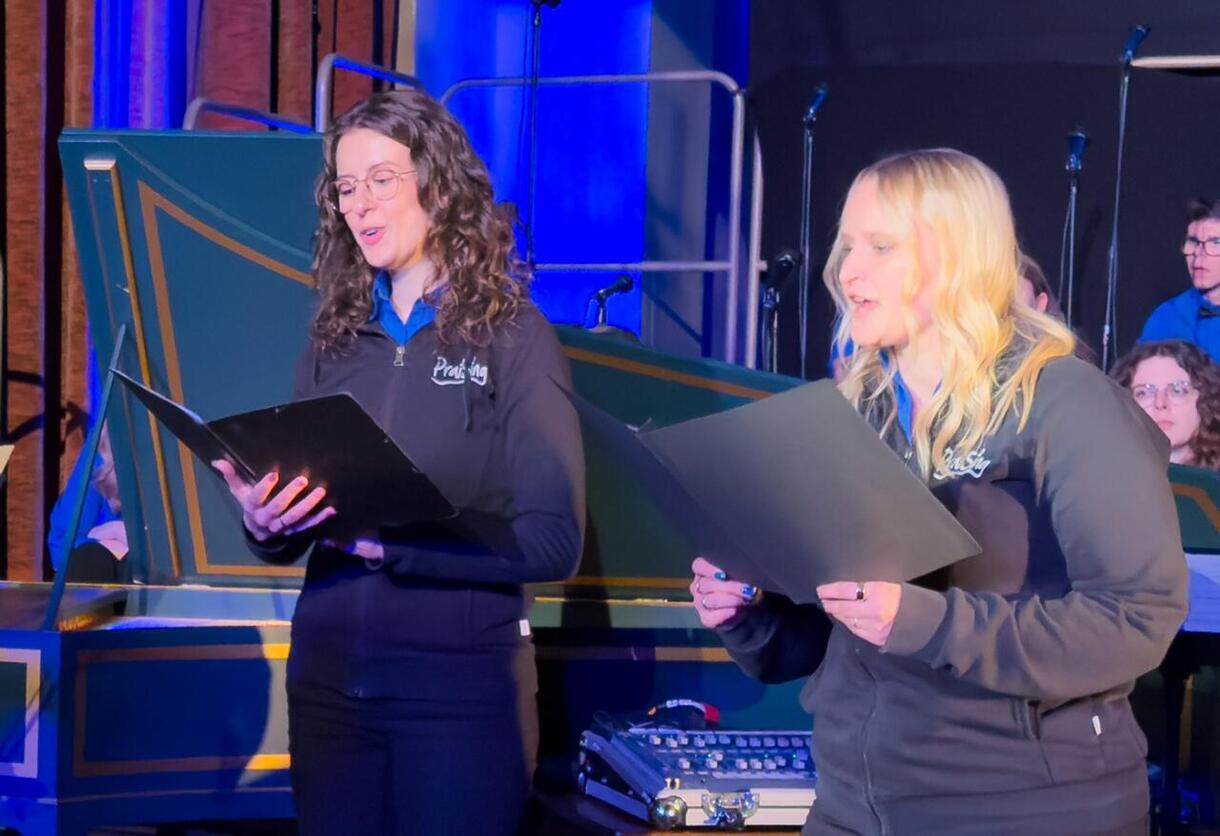 Katharina Heinrich und Alexandra Jany als Solistinnen im Duett, Dezember 2025, Foto Heiko Rittelmeier Katharina Heinrich und Alexandra Jany als Solistinnen im Duett, Dezember 2025, Foto Heiko Rittelmeier