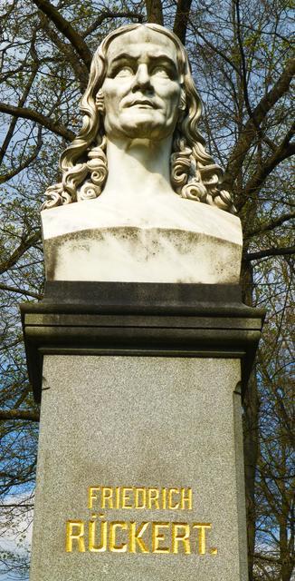 Auch das Dekanat Schweinfurt kam nicht am Gedenken zum 150. Todestag des größten Sohnes der Stadt - Friedrich Rückert (1788-1866) - vorbei: Büste des Dichters und Orientalisten in seinem letzten Wohnort Neuses (Coburg).