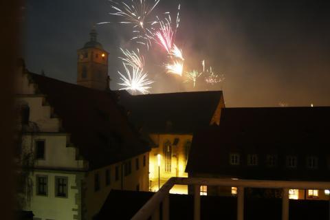 Höllenlärm und viel Rauch über St. Johannis am Neujahrsmorgen