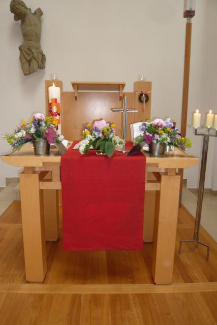 Arche Dittelbrunn: Altar und Kanzel sind verwaist