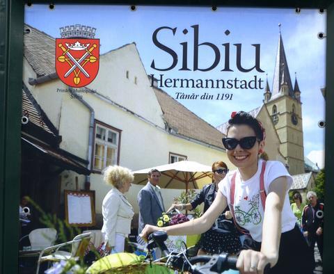 Laut Werbeplakat ist Hermannstadt eine dynamische Metropole für junge Leute