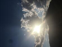 Sonne hinter Wolken