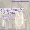 St. Johannis: 22 Grad. Im Hintergrund aufgehellt der Innenraum von St. Johannis Schweinfurt.